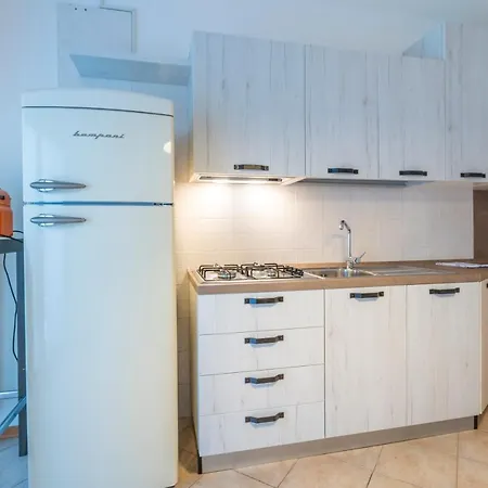 Santa Monica Apartment